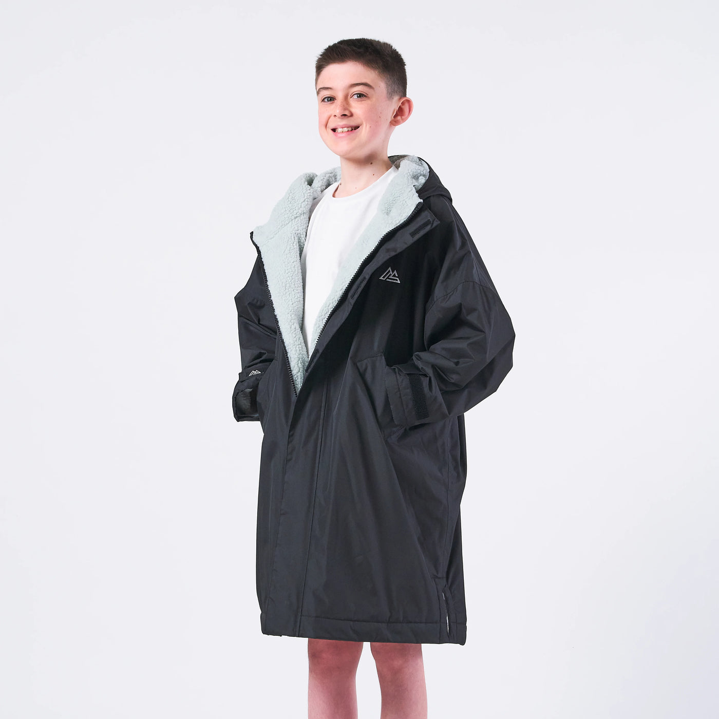 Kids Changing Robe - Black – onesnug